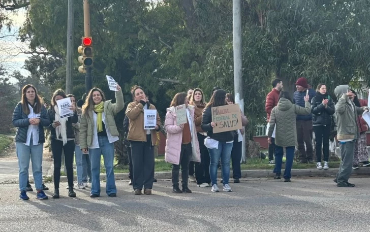 Trabajadores del Hospital Taraborelli se suman al paro federal de salud