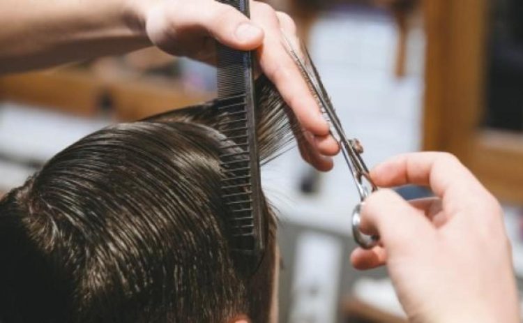 «Barbería abierta: vecinos ayudando a vecinos»