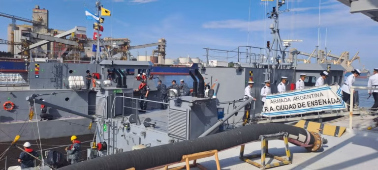 Cadetes navales realizaron instrucción en Puerto Quequén
